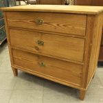904 2184 CHEST OF DRAWERS